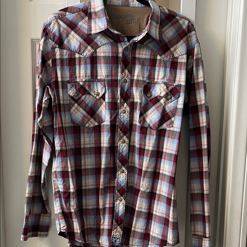 Wrangler 20X Brown Plaid Shirt women large. Worn once  nice detailed shirt